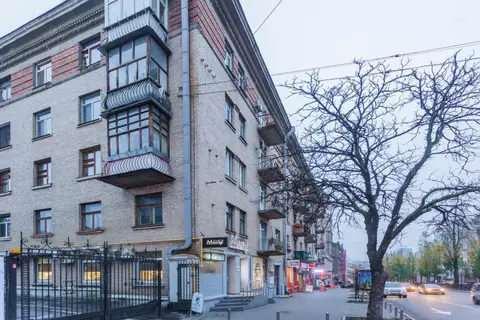 Tarasa Shevchenko Boulevard 10