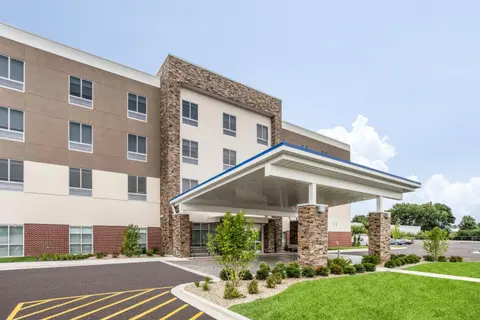 Holiday Inn Express & Suites - Ottawa by IHG