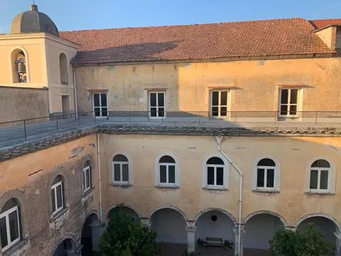 Relais il Chiostro Historic Courtyard & Panoramic Terrace near Sorrento