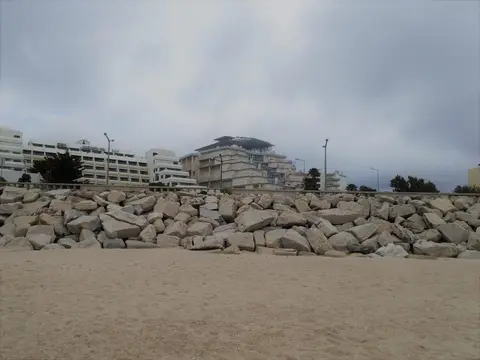 Atlantic Beach-side Apartment