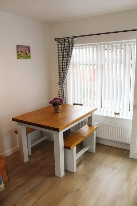 Ladybird Cottage, Dog Friendly, Couples or Small families, Yorkshire Wolds - Countryside and Coast