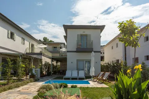 Sea and Sun Luxury Pools' Villas