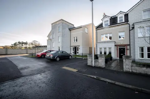 Orange Apartments Polmuir Gardens Only 7 minutes to City Centre