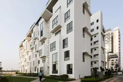 Cozy 2BHK Apartment with highspeed WiFi and private kitchen near Golf Course Road, Gurgaon