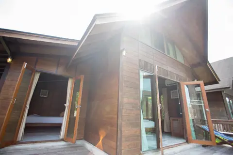100 Islands Resort & Spa