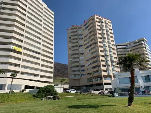 MODERN SPACIOUS BEACH FRONT CENTRAL CONDO w POOLS STEPS TO BEACH