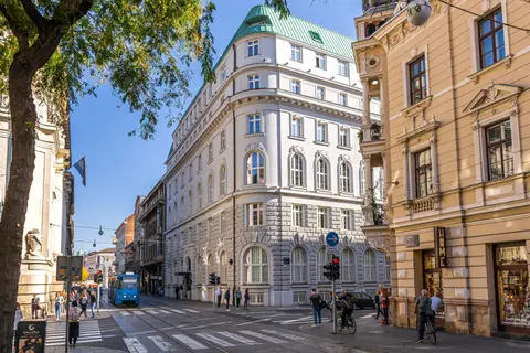 Hotel Capital