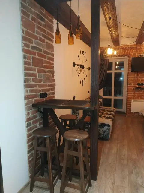 Loft апартаменти з балконом в центрі Львова