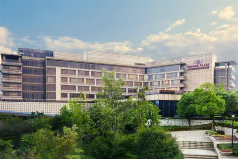 Crowne Plaza Shanghai Anting-20 Minutes drive to National Exhibition and Convention Center & 15 Minutes drive to F1