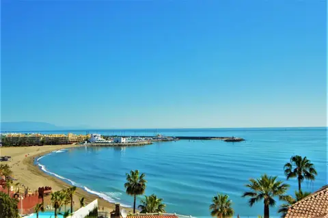 Excepcional Duplex al lado de la playa y con vistas al mar