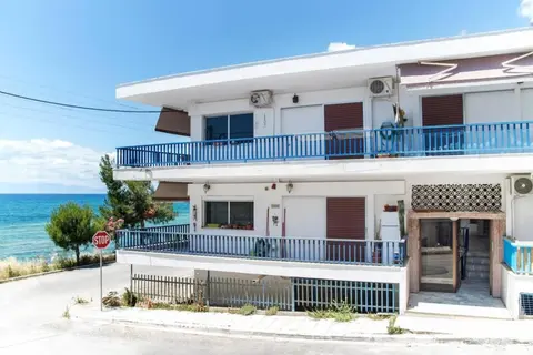 Seafront 2 bedrooms apartment