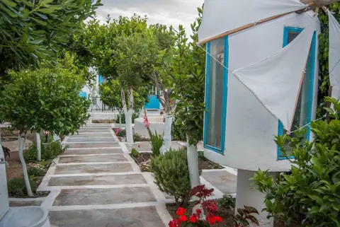 PERIVOLI 1-CHORA(5min away from the center by car)