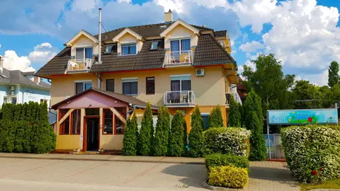 Napsugár Apartmanház