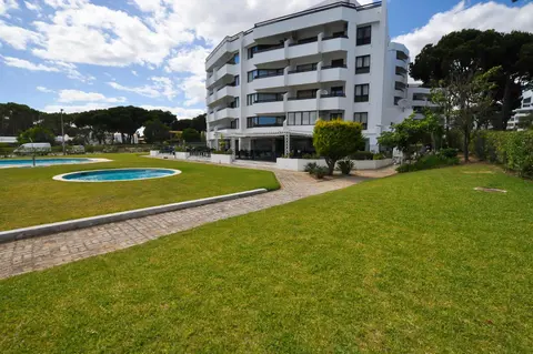 Tenis Golf Mar by OCvillas