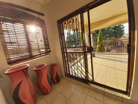Ikhutseng guesthouse and spa
