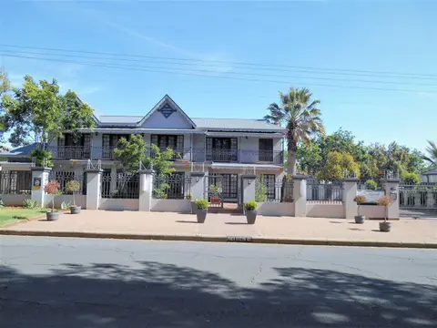 Oakwood Lodge