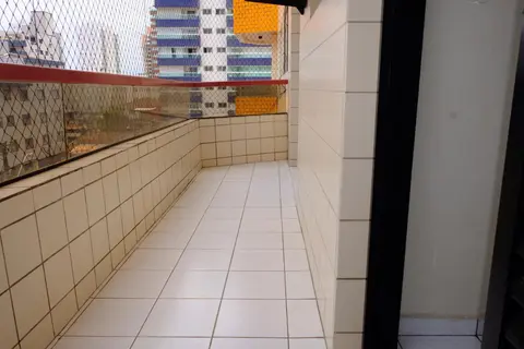 Apartamento na Ocian Mirim Wi-Fi Ar Condicionado Ambiente Familiar Ótima Localização 100 metros da praia