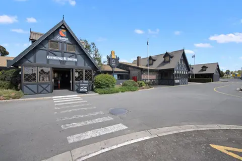 Olde Tudor Hotel
