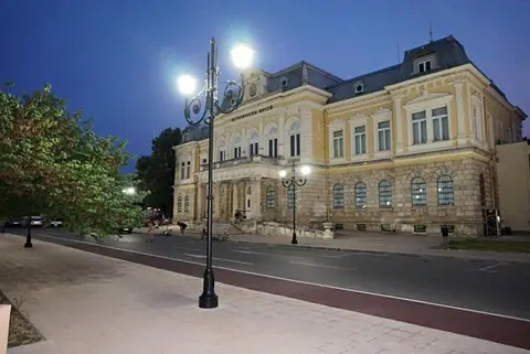 Charlino Plaza