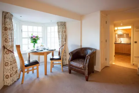 Oberon River View Apartment