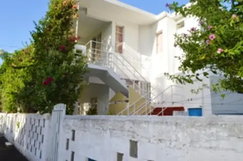 Comfortable Apartment in Pereybere 50 sqm Fenced Garden