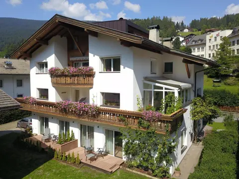Apartments Montblanc Seceda
