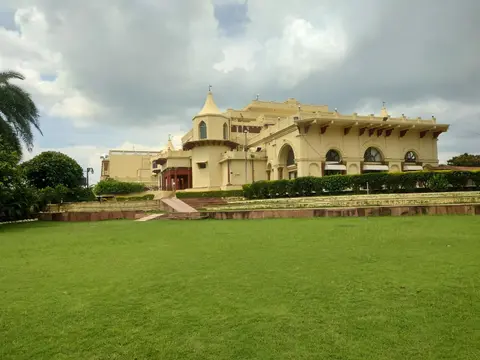 Noor-Us-Sabah Palace