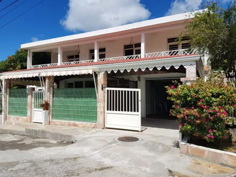 Appartement spacieux avec vue sur la ville a Ducos + Jardin