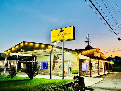 Ozark Inn & Suites
