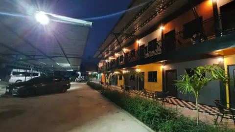 โรงแรมอินทราเพลส