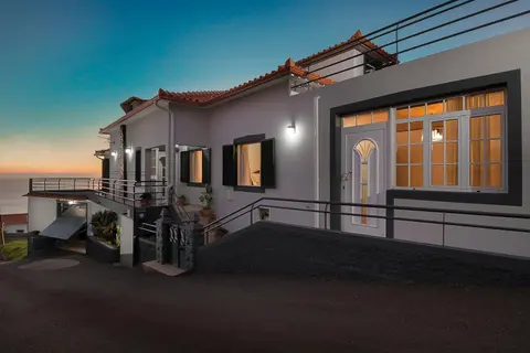 Welcome home, with a fantastic view, sunrise & sunsets