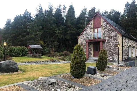 Struan Coach house in gated residence