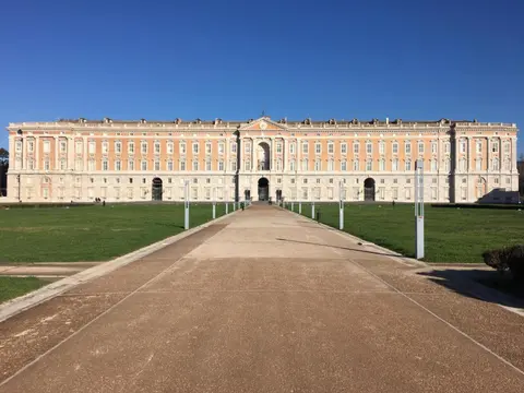 Residenza Caserta Sud - Appartamento con giardino