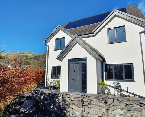 Yr Hen Berllan in the Beautiful Rowen