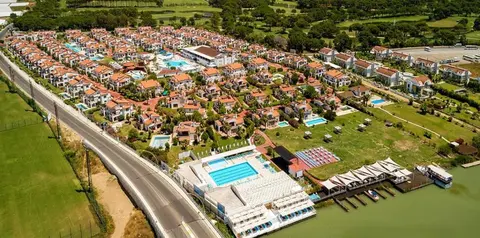 Fun&Sun Luxury River Villa With Amazing Landscape