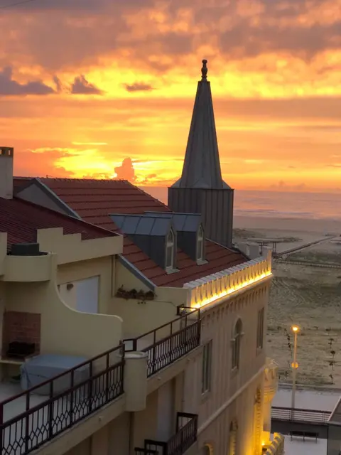 king's tower by Férias em Figueira