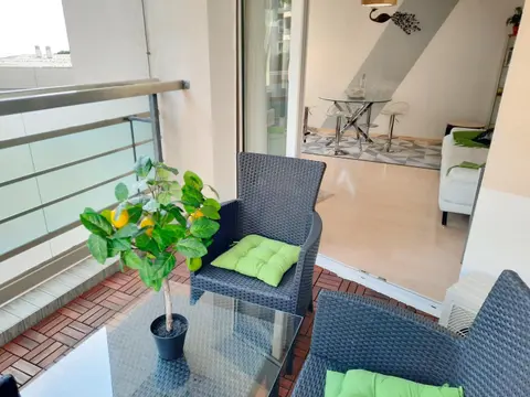 13 Lake View, Family central modern app