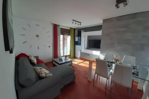 Piso céntrico con piscina,parking y jacuzzi