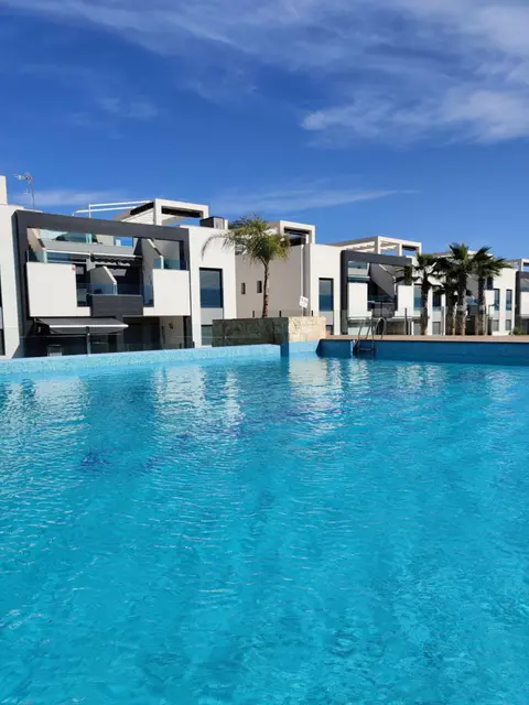 OASIS BEACH apartments