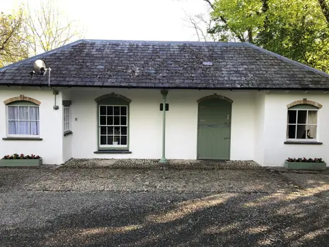 Idyllic Location, Stunning Views, Relax Refresh in Peace Comfort
