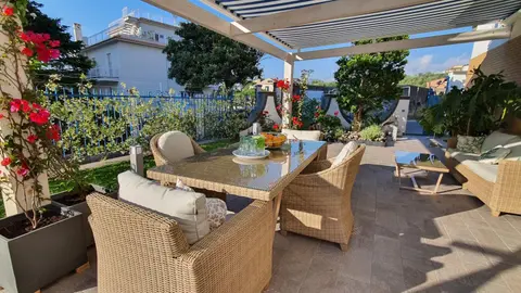 Sorrento Garden Room