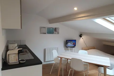 Cosy Apartment Near The Sea