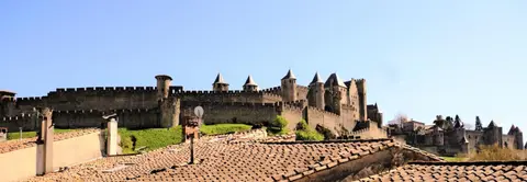 A l'ombre des remparts