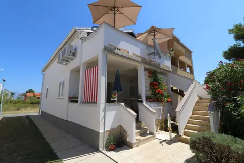 Studio apartmani Rajlić