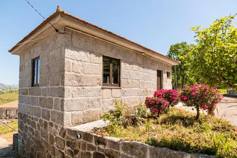Idyllic Villa in Fornos + Pool!