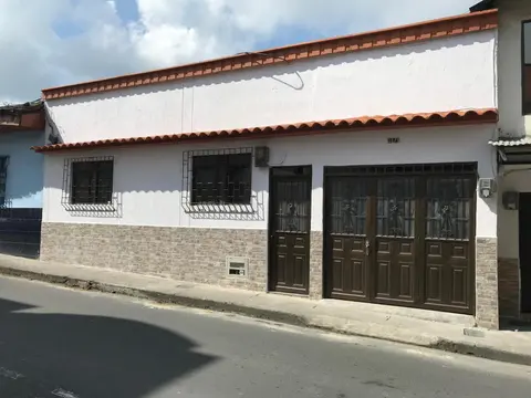 Hermosa Casa en el centro, a 3 cuadras de la Plaza Principal - Excelente ubicación