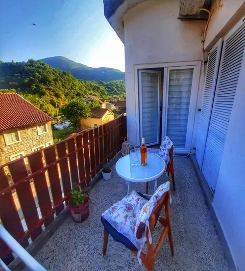 Ivana Apartment , Lake & River View in Town Center