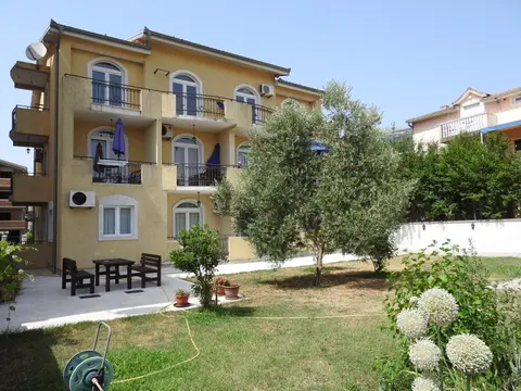 Luna Apartments