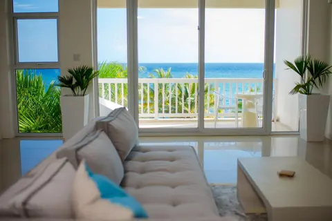 Whispering Seas Oceanfront Suite