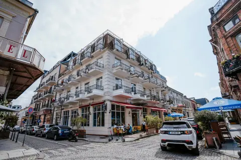 West Apart Hotel